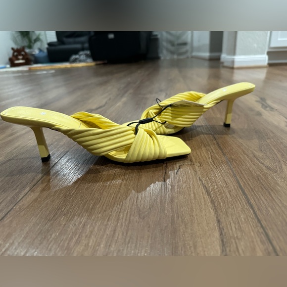 Zara yellow heels - Picture 7 of 8